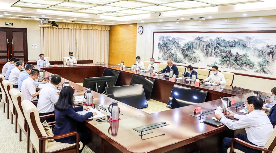 北京市委书记蔡奇在经开区调研并与企业家座谈，总裁徐烨烽受邀参加